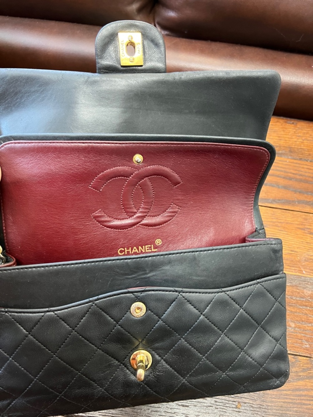 CHANEL Black Quilted double flap bag - Picture 3 of 16